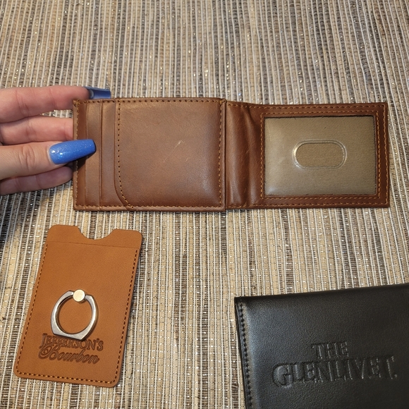 Wallets and Pop socket Wallet - Picture 4 of 6